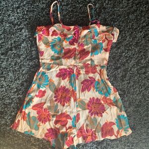 SOLD‼️‼️Adorable flowery romper